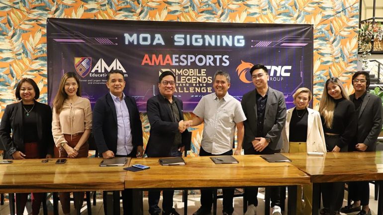 MOA signing AMAEsports 2023 handshake