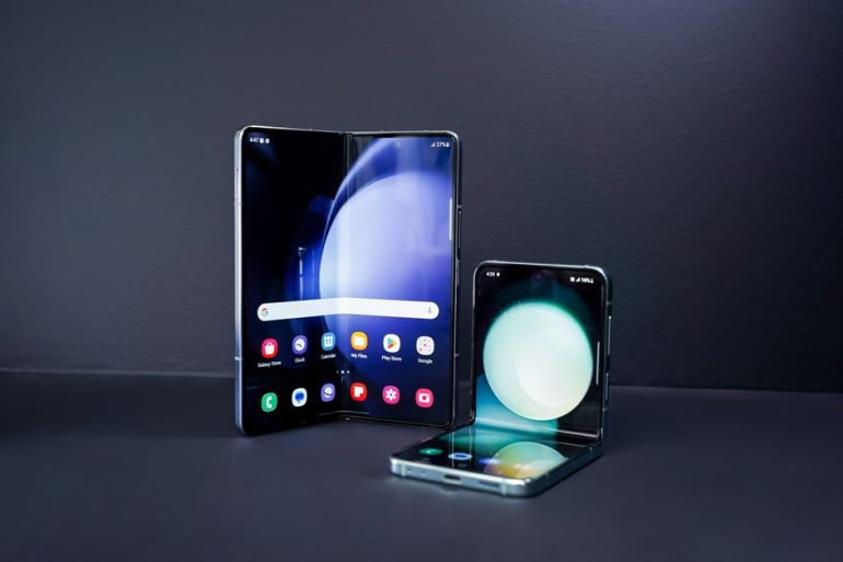 Smart Galaxy Z Fold5 and Flip5