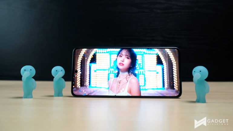 OPPO Reno11 F 5G Review display Twice
