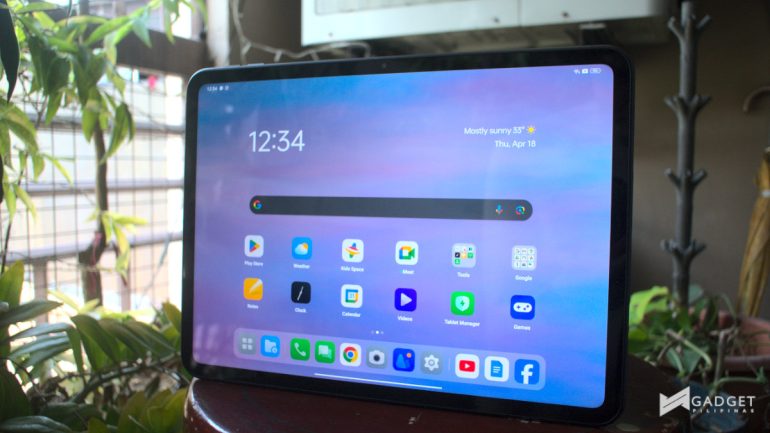 OPPO Pad Neo Review back panel display