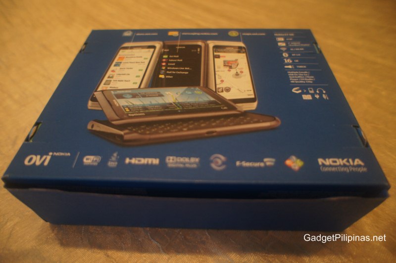 Nokia E7 Unboxing Video and Pictures