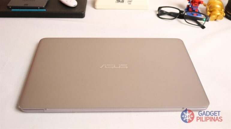 ASUS UX305 Review 3