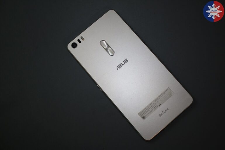 ASUS Zenfone 3 Ultra 3