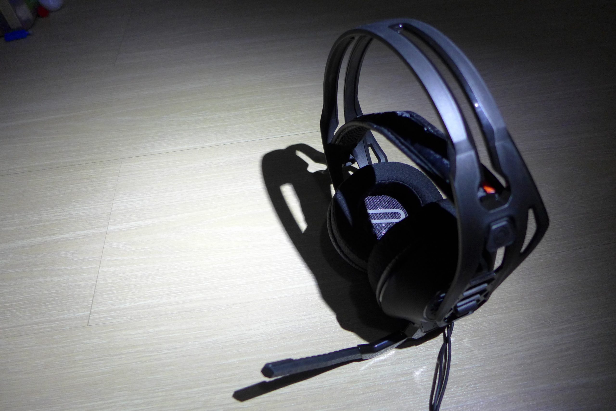 Plantronics Rig 500 Review: Made light for the heavy gamer