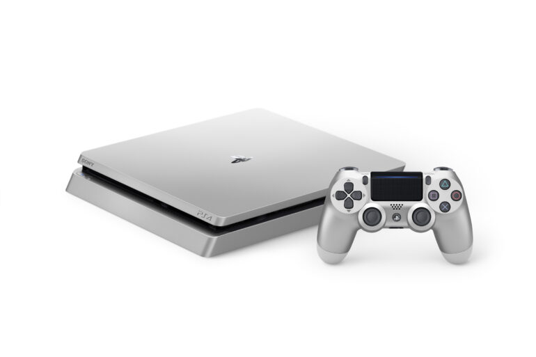 PS4 2000 Silver 03