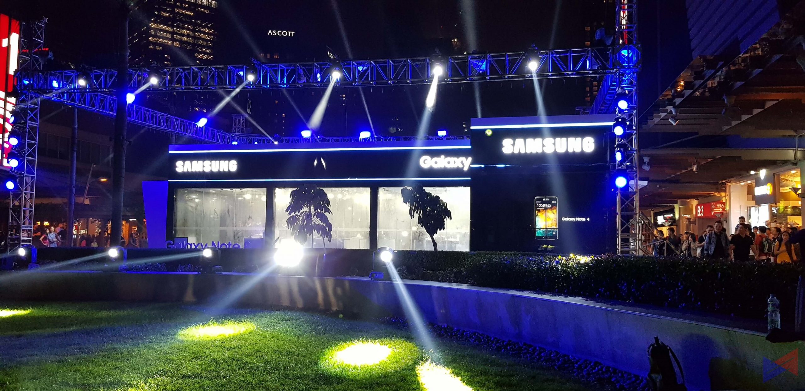 Samsung Opens Galaxy Studio at Bonifacio High Street!