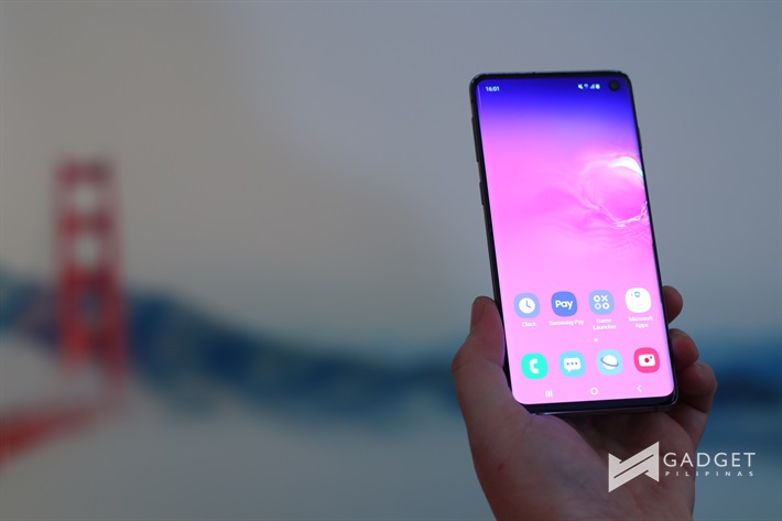 The Samsung Galaxy S10: The Middle Man