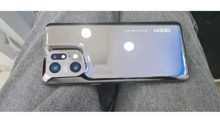 OPPO-Find-X5-Pro-reflective-rear-1
