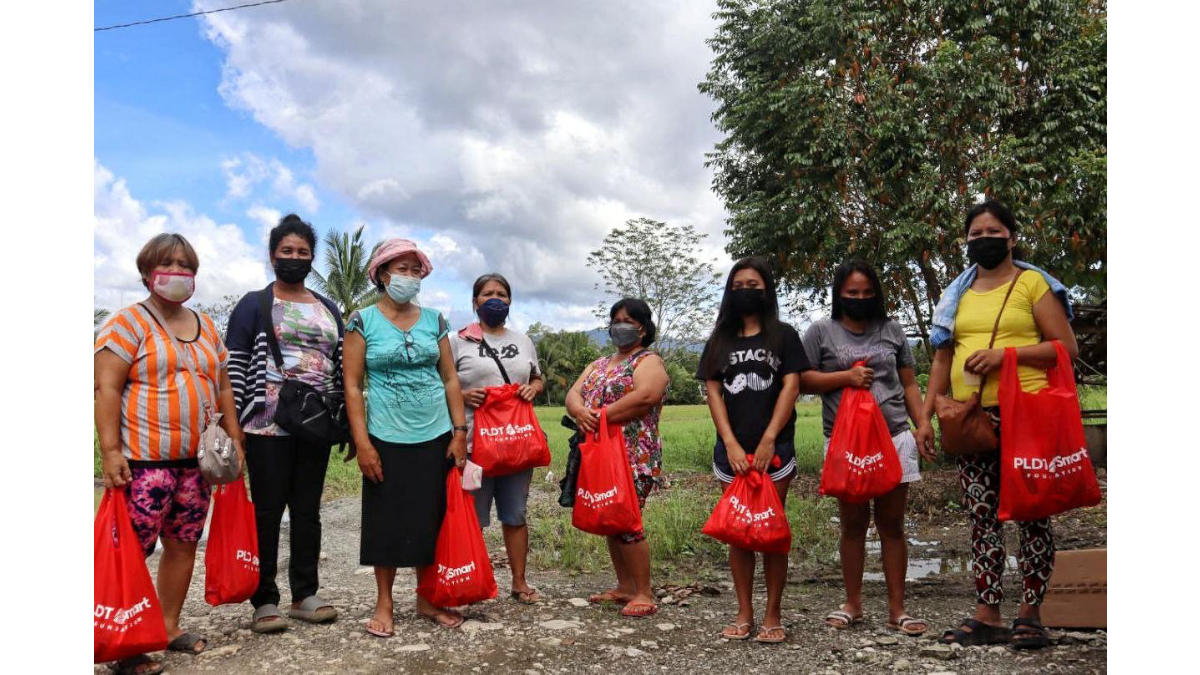 Smart Infinity Helps Communities Affected by Typhoon Odette in Rebuilding Their Communities