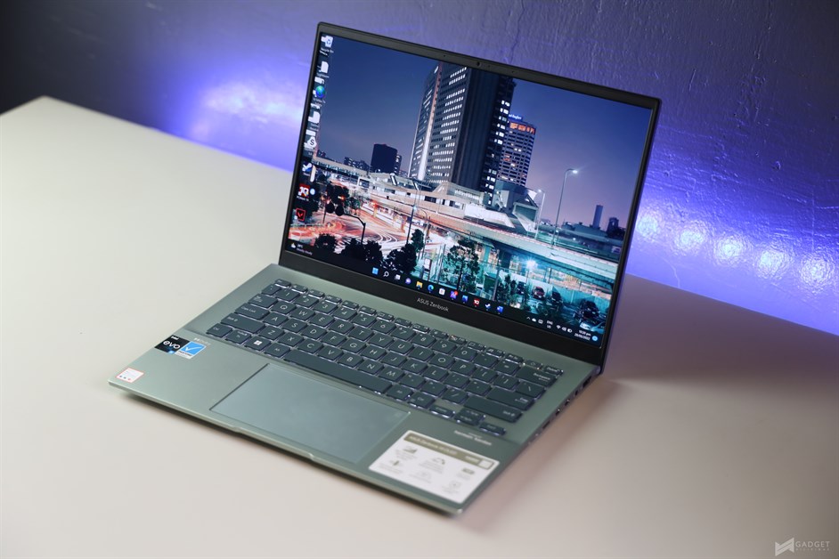 A Review of the Asus Zenbook 14 OLED Laptop