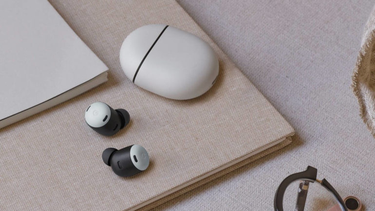 Google Pixel Buds Pro - lifestyle