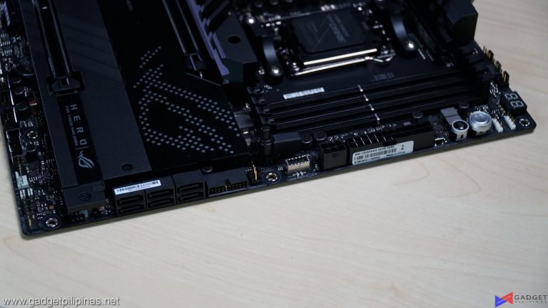 ASUS ROG Crosshair X670E Hero Review 054