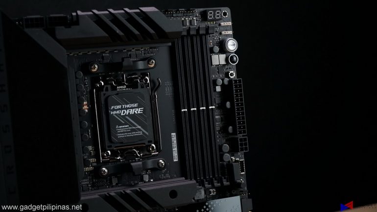 ASUS ROG Crosshair X670E Hero Review 114