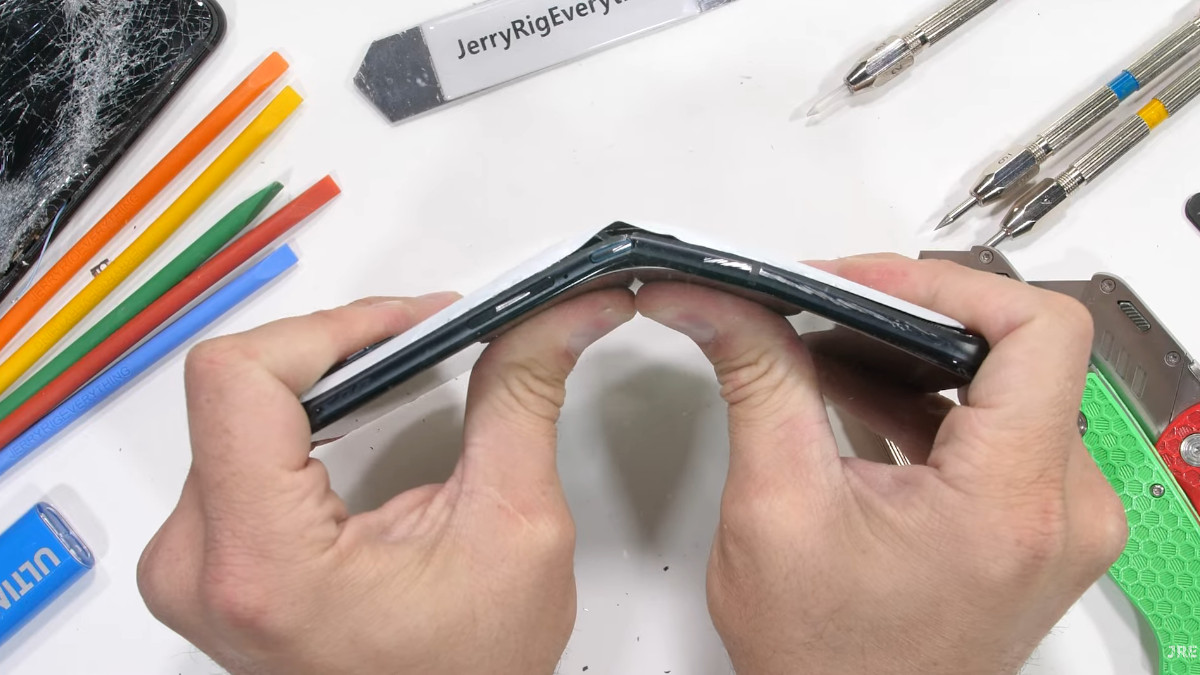 ROG Phone 6 Pro Folds in the JRE Durability Test