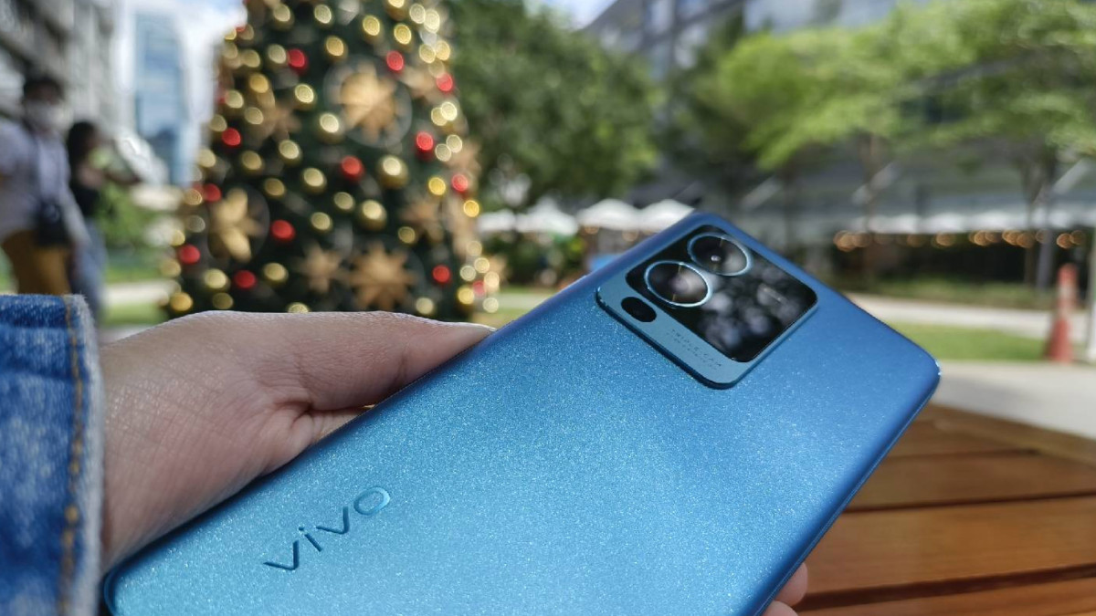 Complete Your Christmas Shopping with the vivo V25 Series