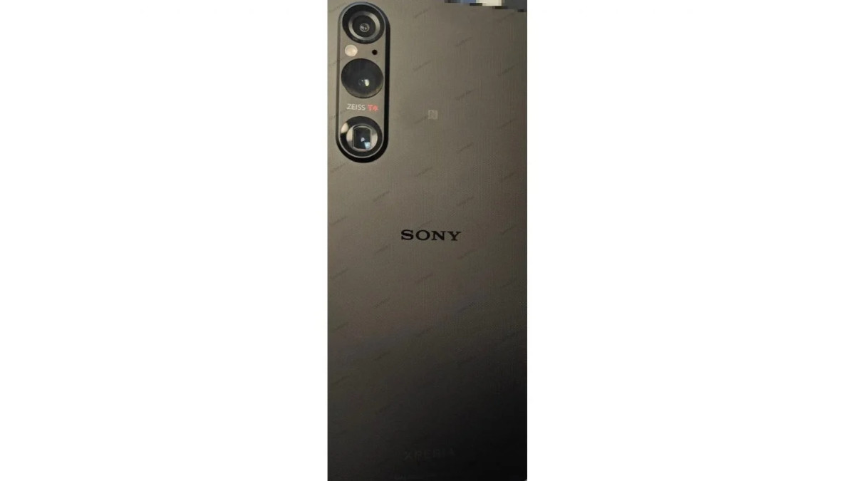Sony Xperia 1 V Live Image Leaks, Revealing Camera Setup