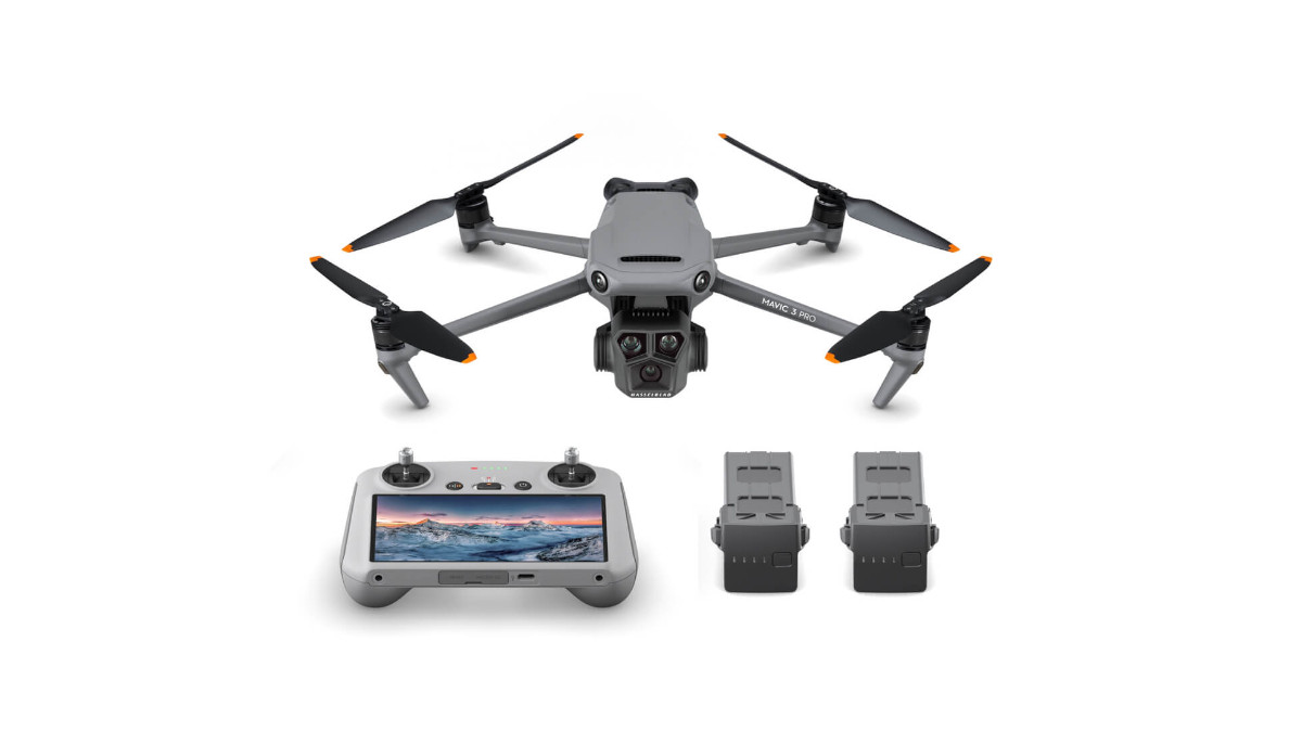 DJI Mavic 3 Pro - launch - Fly More Combo