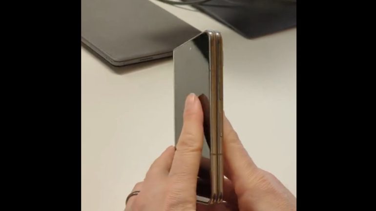 Google Pixel Fold - live video and details - leaked 2