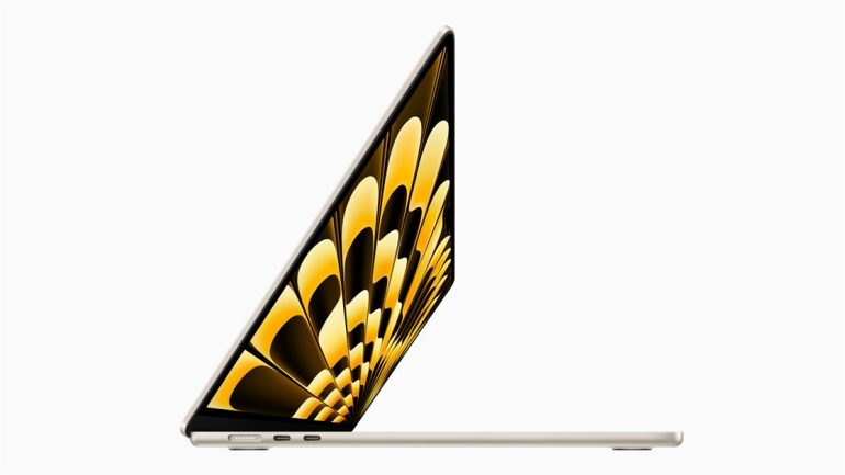 15 Inch MacBook Air (2)