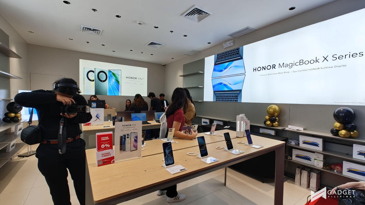 HONOR Philippines Experience Store SM North EDSA 4