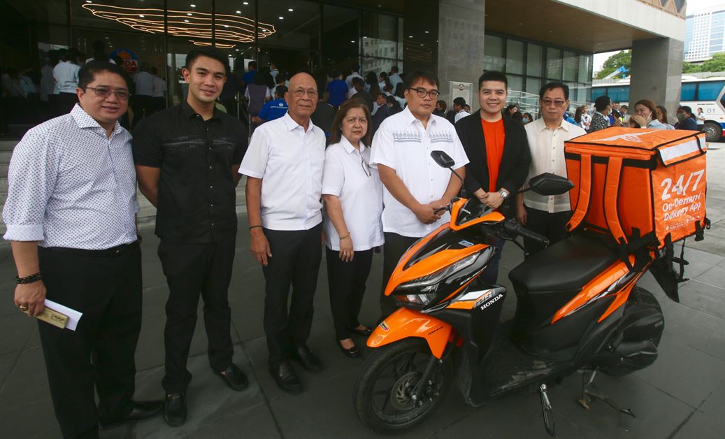 Lalamove and MMDA Collaborate for Stronger Enforcement of Driver Safety Education