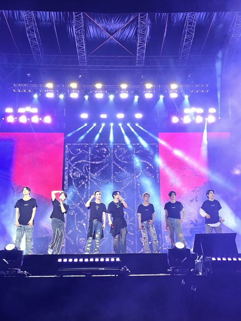 Samsung Celebrates Epic Night with ENHYPEN at Blockbuster Manila Concert