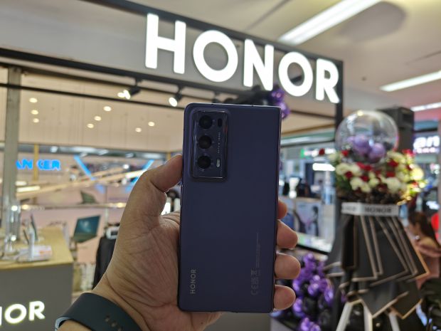 HONOR Magic V2 First Day Sale 2