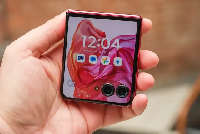 Motorola Razr 2024 1