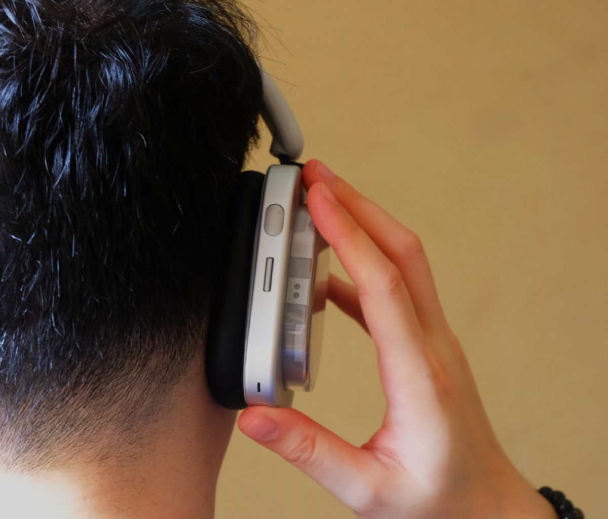 Nothing Headphone (1) Review buttons