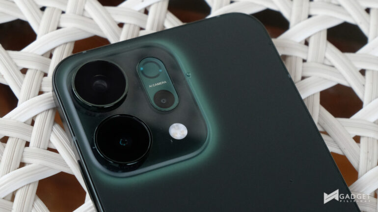 OPPO Reno14 5G Review glow