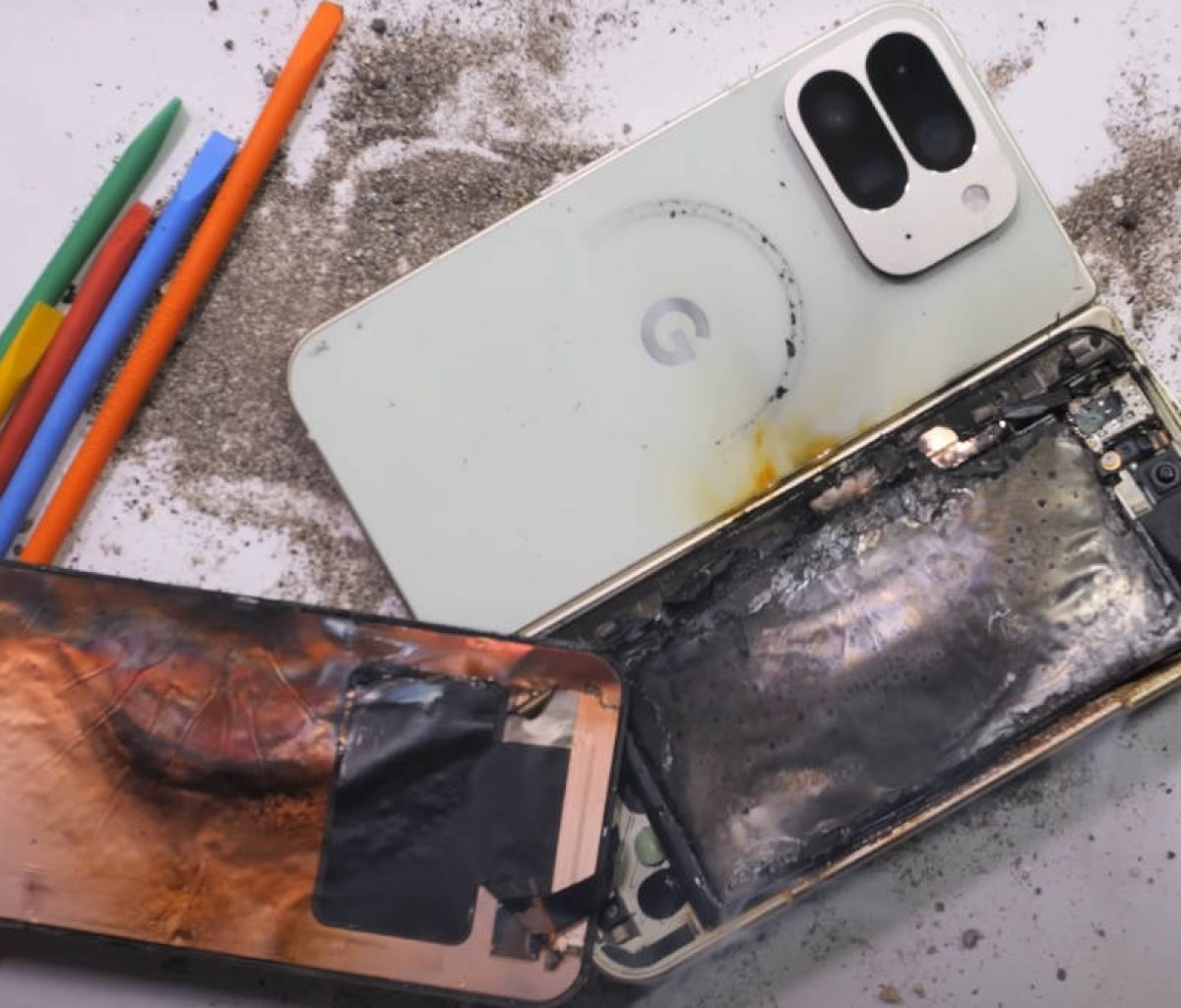 Google Pixel 10 Pro Fold explodes 2