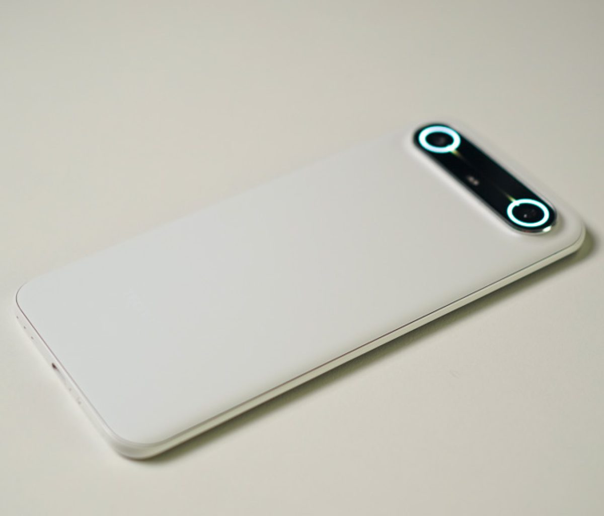 TECNO Slim Review 10