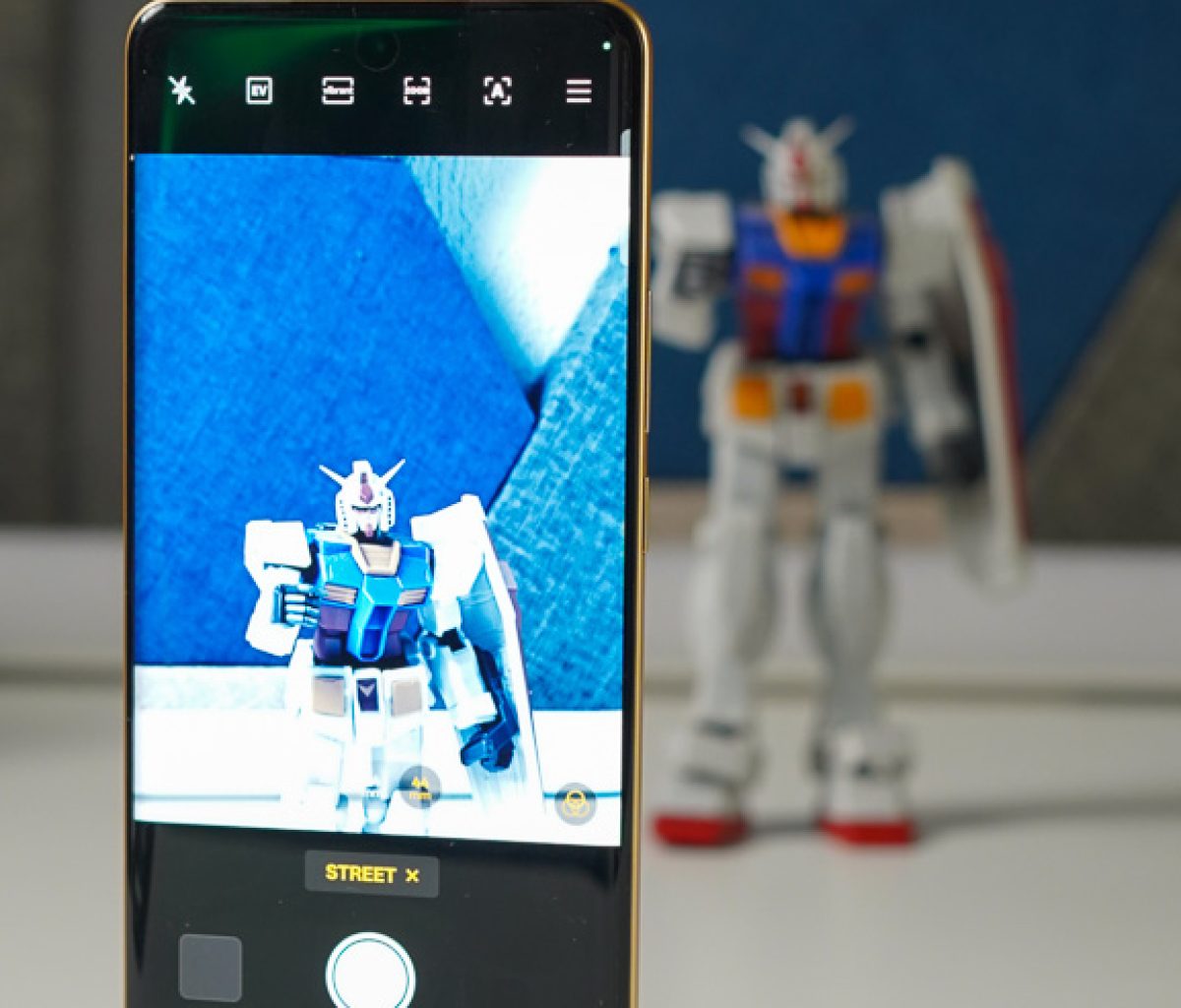 realme 15 Pro 5G Game Of Thrones Limited Edition Phone 44 46