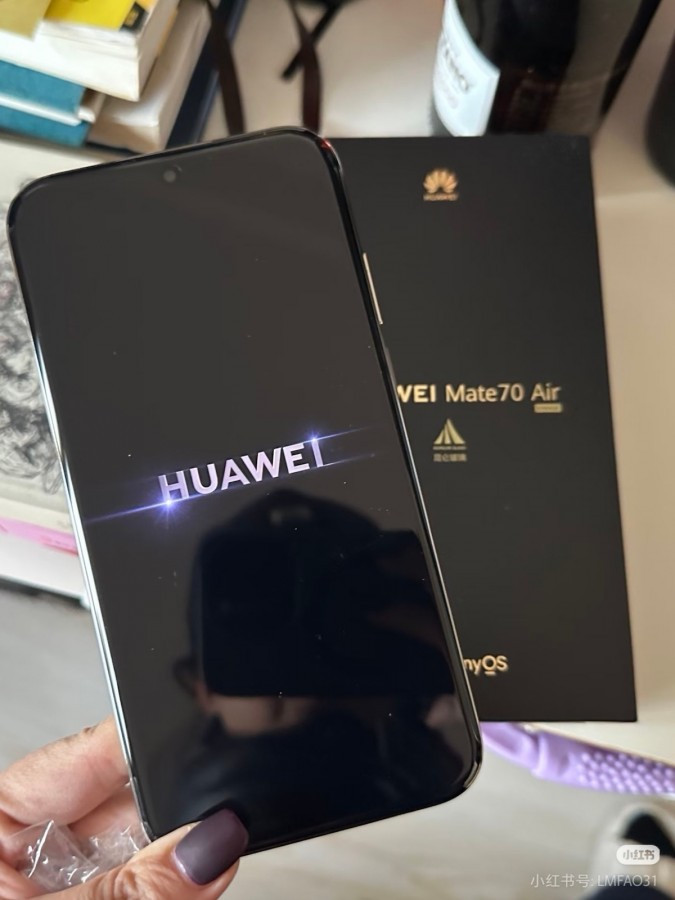 HUAWEI Mate 70 Air leak images 2