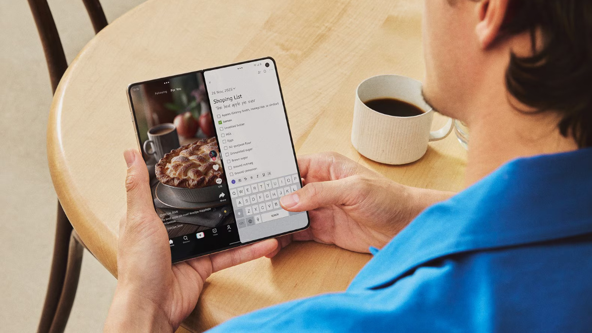 Motorola Razr Fold CES 2026 unfolded
