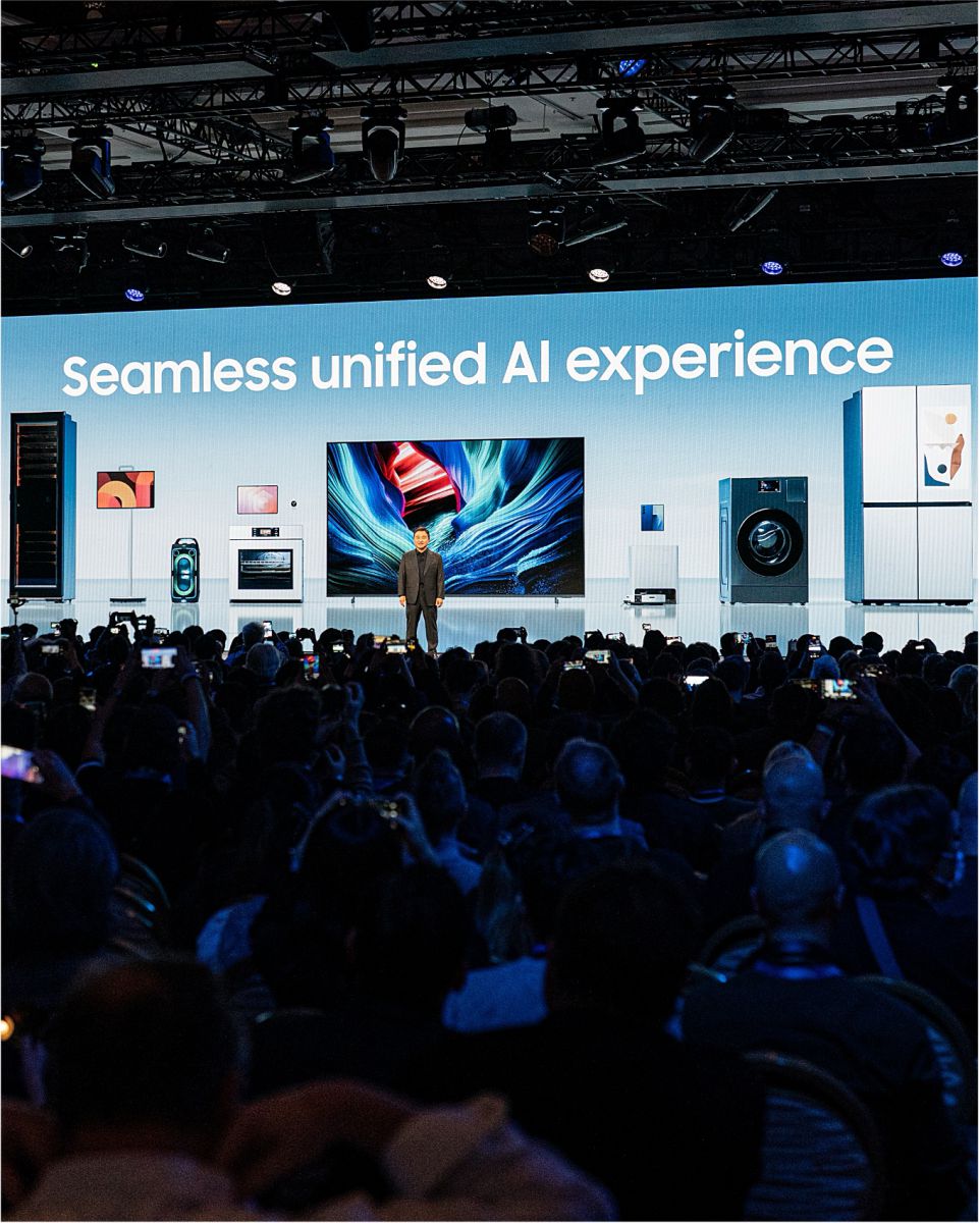 Samsung The First look 13