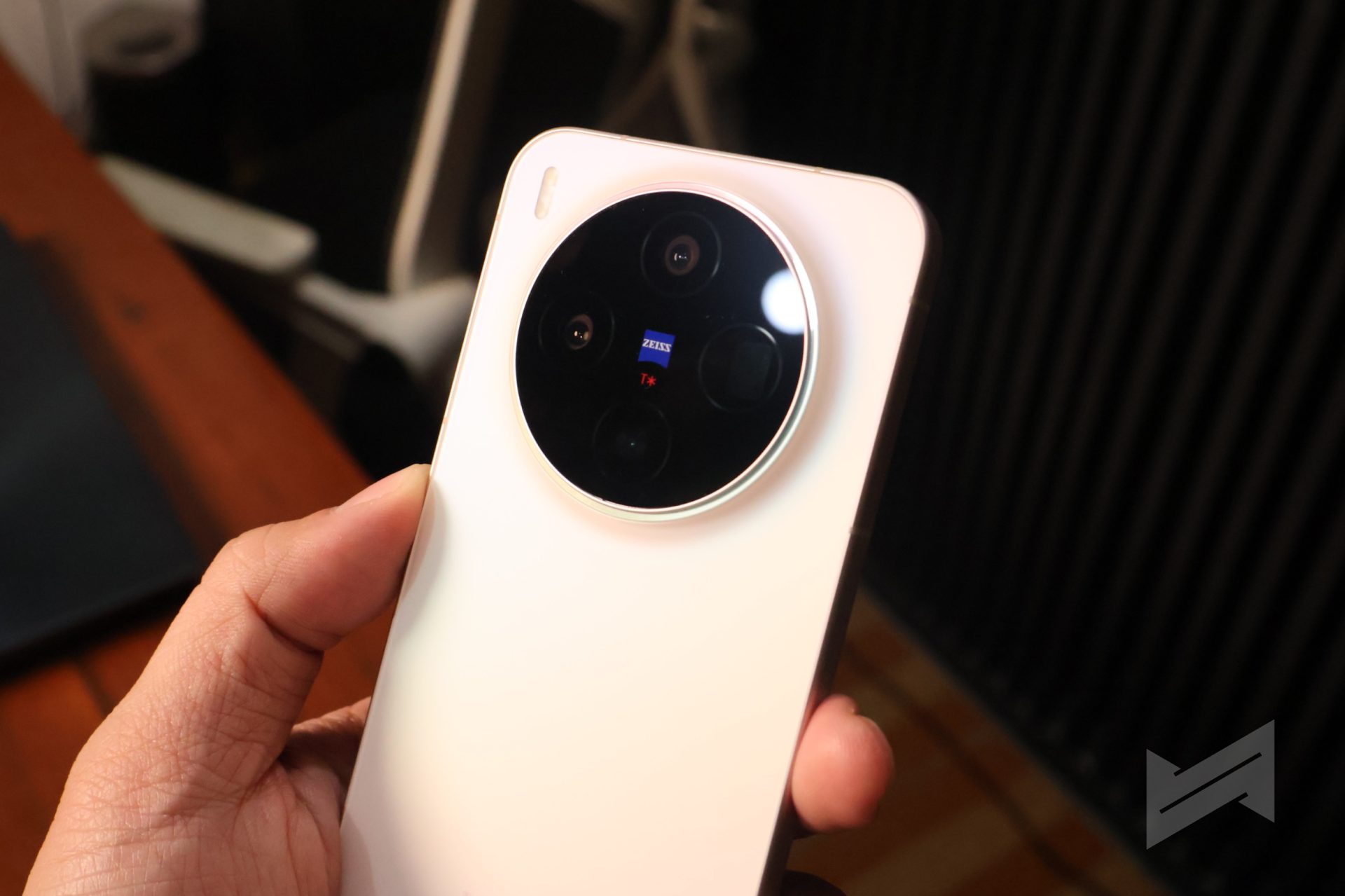 vivo Reportedly Testing Massive 12,000mAh Battery Phone