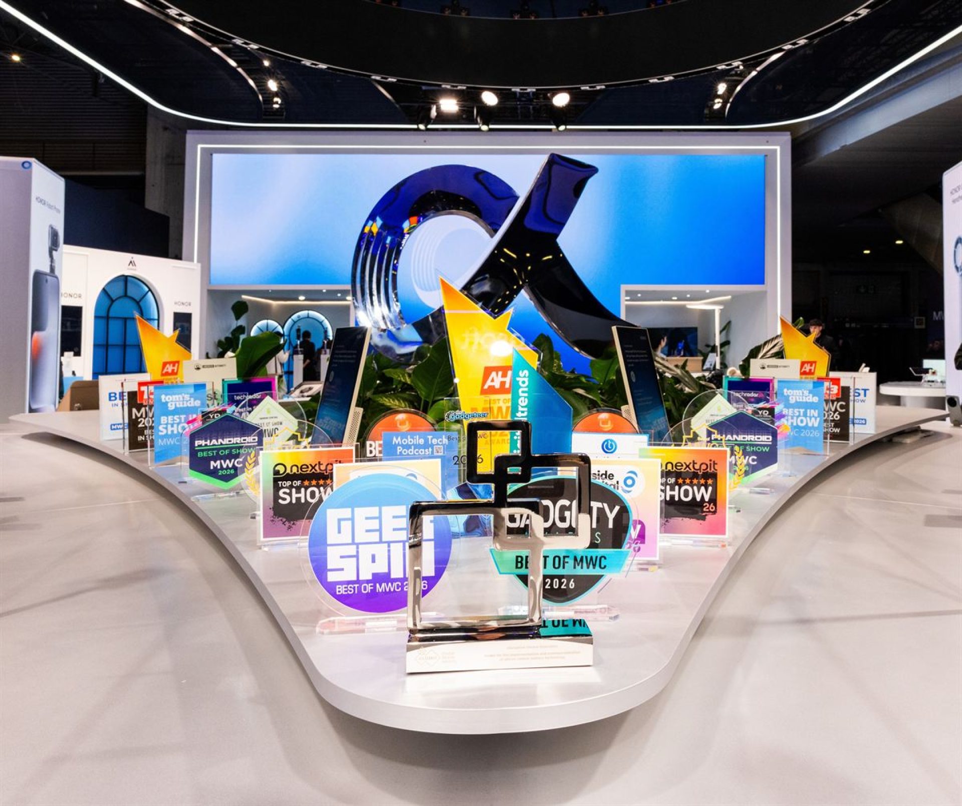 HONOR Wins Multiple Awards at MWC 2026