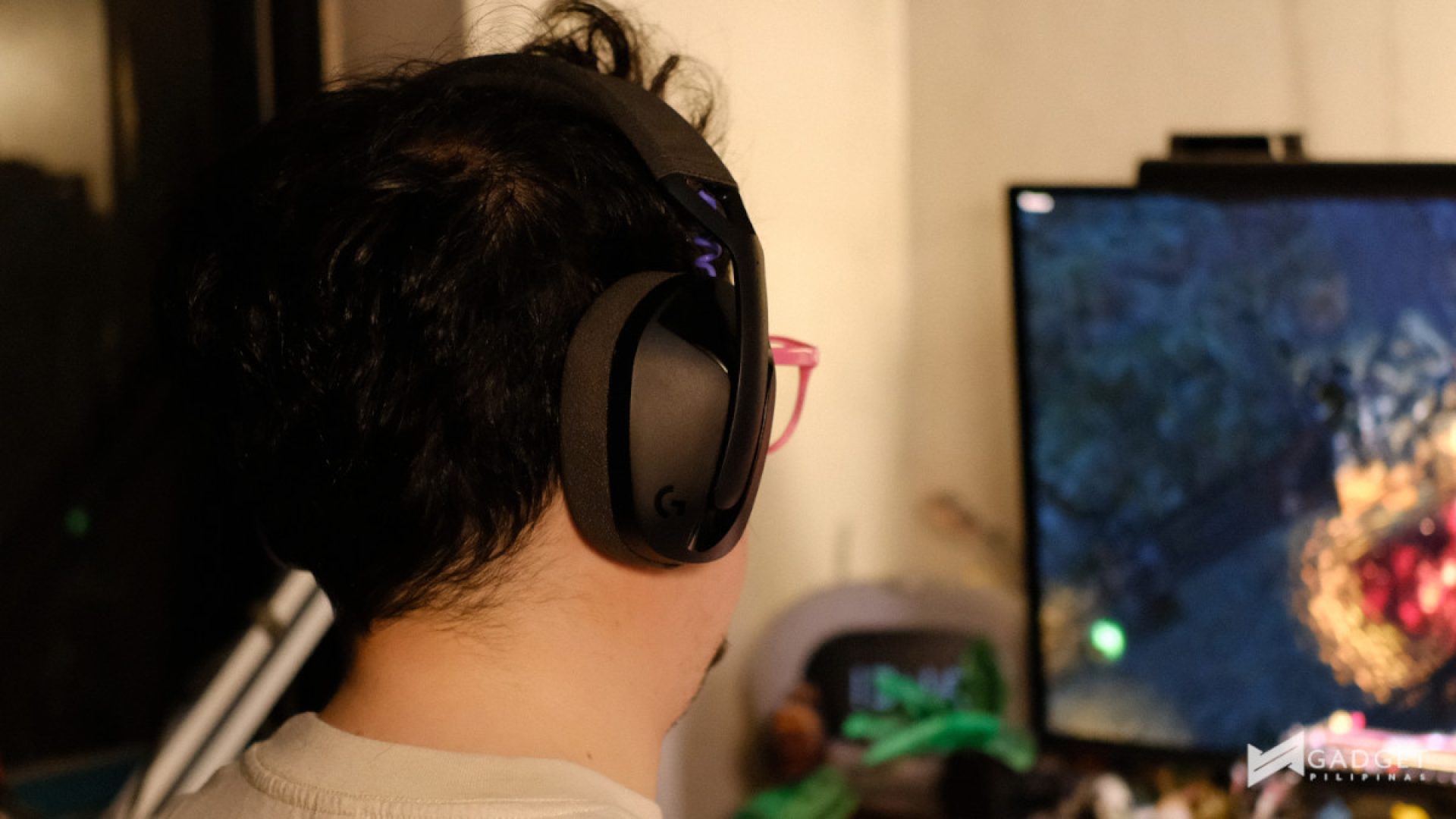 Logitech G321 Lightspeed Wireless Gaming Headset Review back