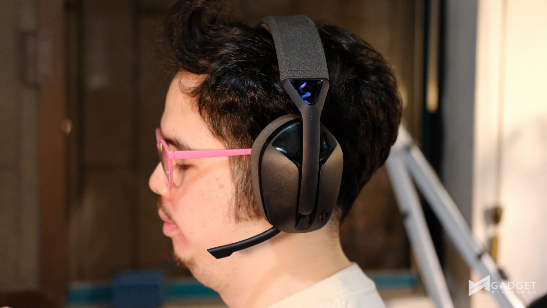 Logitech G321 Lightspeed Wireless Gaming Headset Review microphone