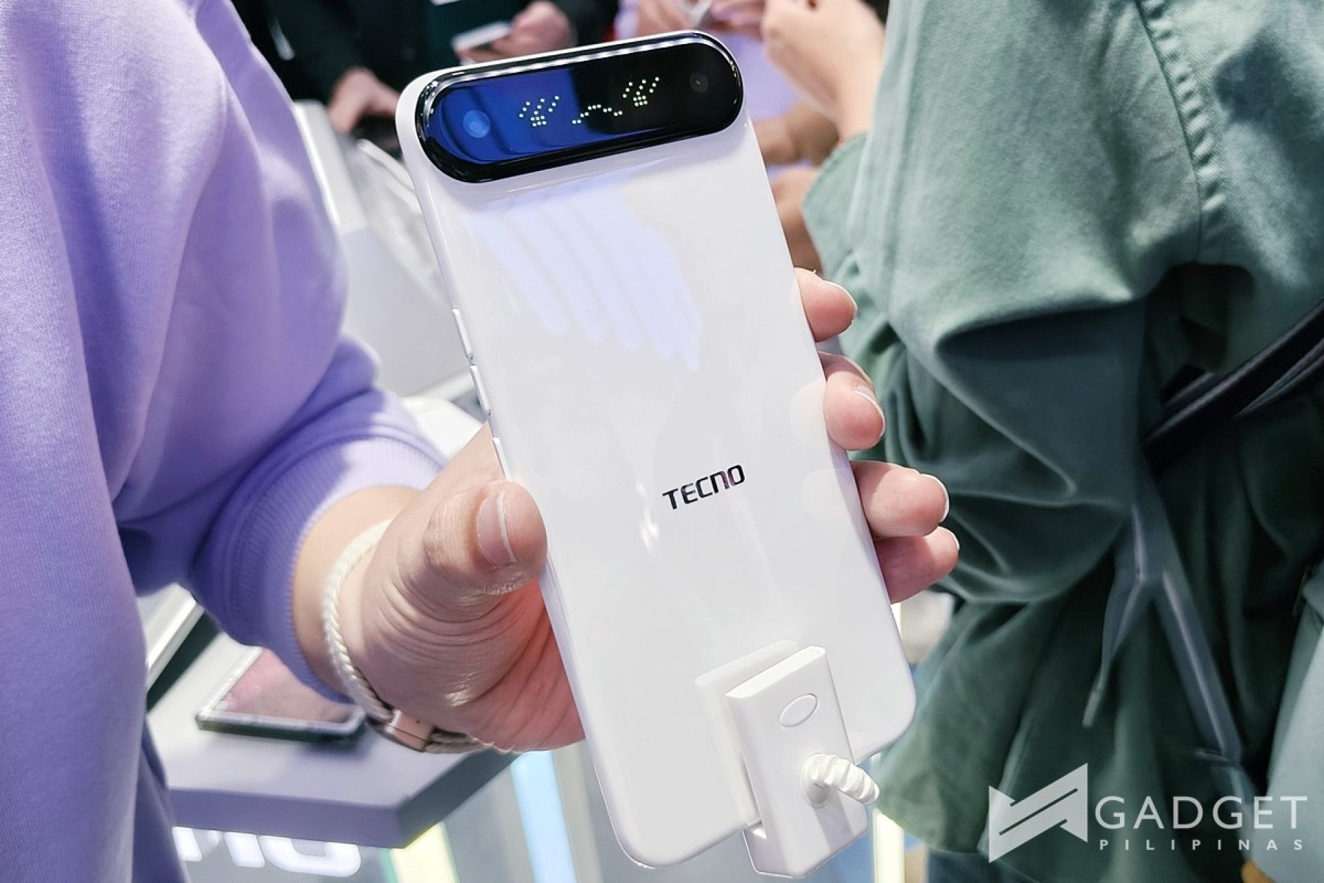 MWC 2026 TECNO Slim 2 Mood Light