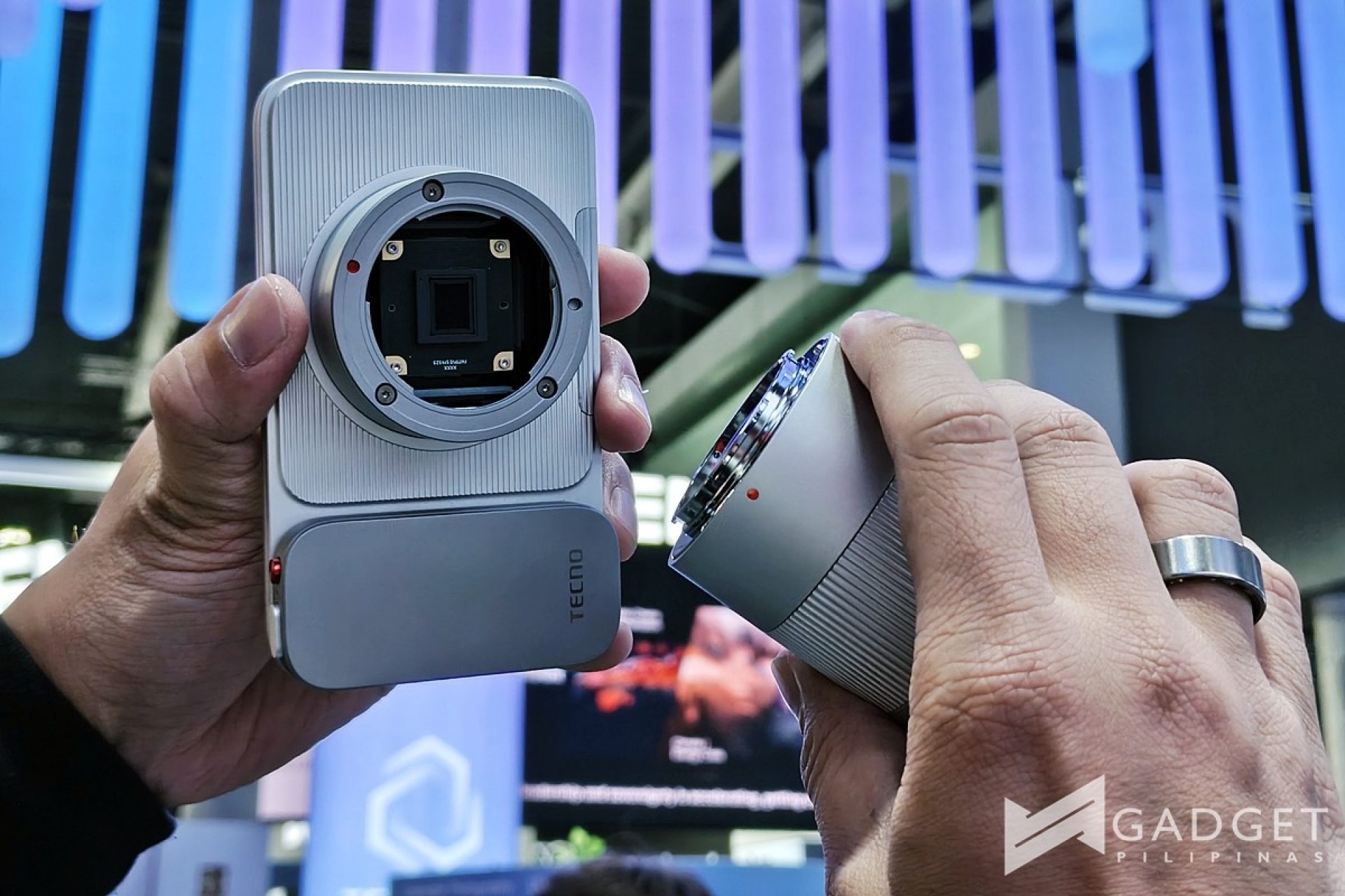 Modular Magnetic Interconnection Technology Body Lens Removed MWC 2026