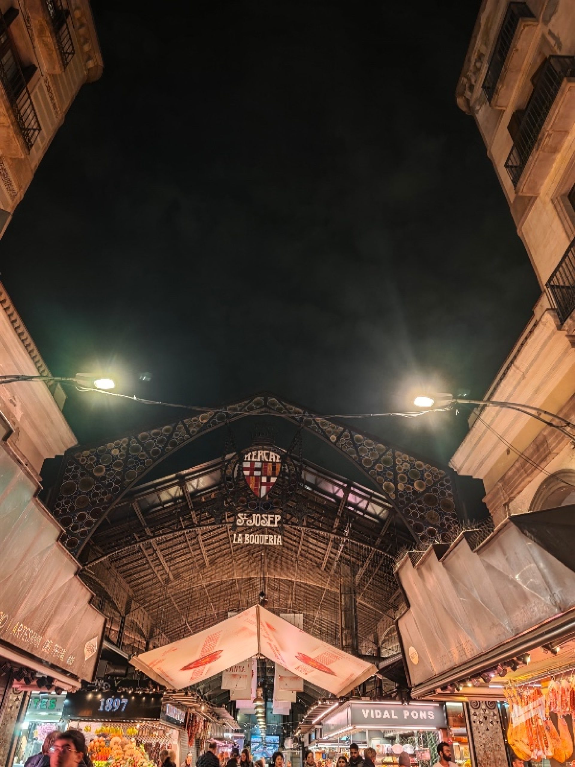 Xiaomi 17 Ultra Review Sample Photo Low Light 3