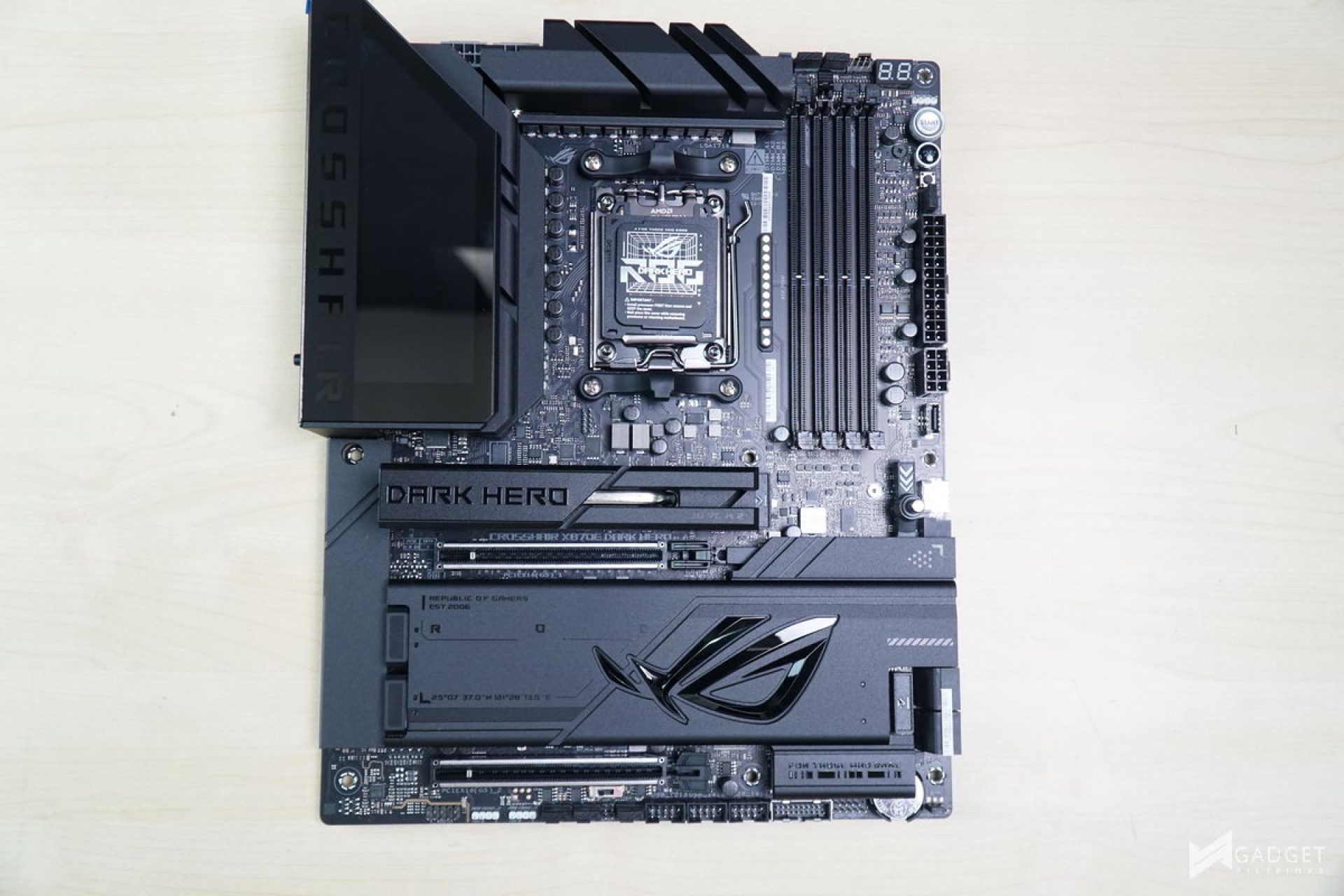 ASUS ROG Crosshair X870E Dark Hero Review 027 1920x1280