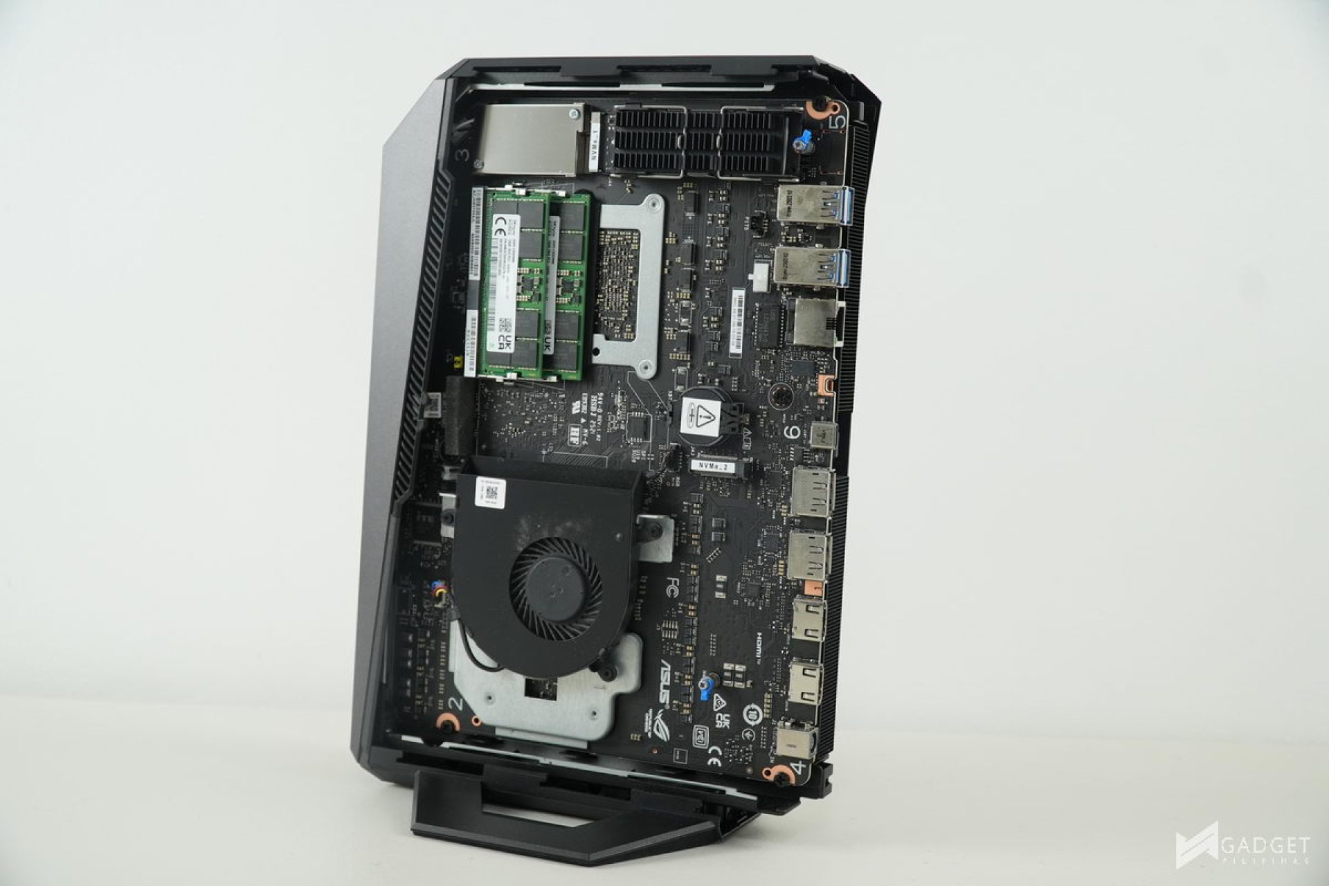 ASUS ROG NUC 2025 Review 059