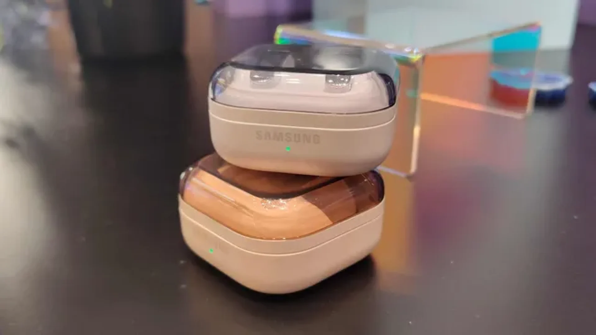 Samsung's First Clip-On Earbuds, 