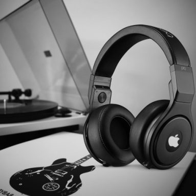 Apple Set to Launch AirPods Studio, Report Claims