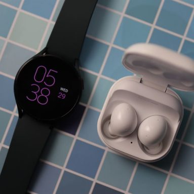 These Accessories Pair Well with Samsung Galaxy Foldables!