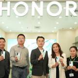 HONOR Opens Experience Store in SM City Dasmariñas, Debuts HONOR 90 5G Peacock Blue in PH
