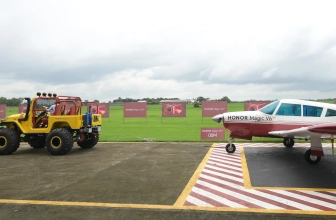 HONOR Magic V6 Survives 1-Ton Aircraft Pull in Extreme Durability Test Ahead of PH Launch
